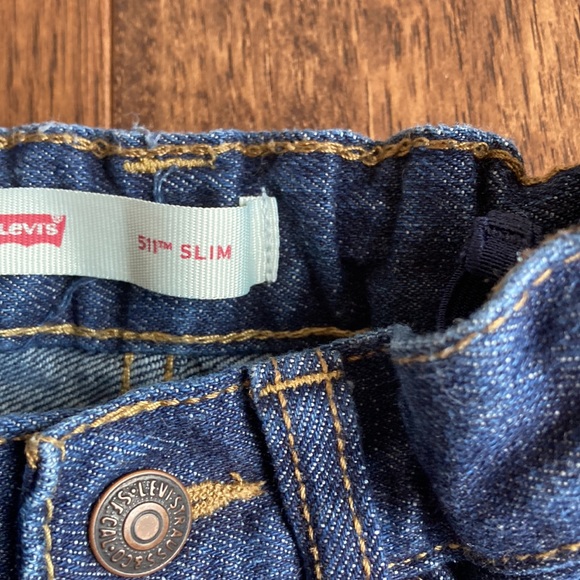 2T Slim Levi’s with 2T Skeleton Sweatshirt - Picture 3 of 10